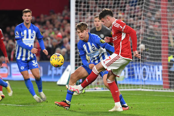 使得他在场 使得他在场